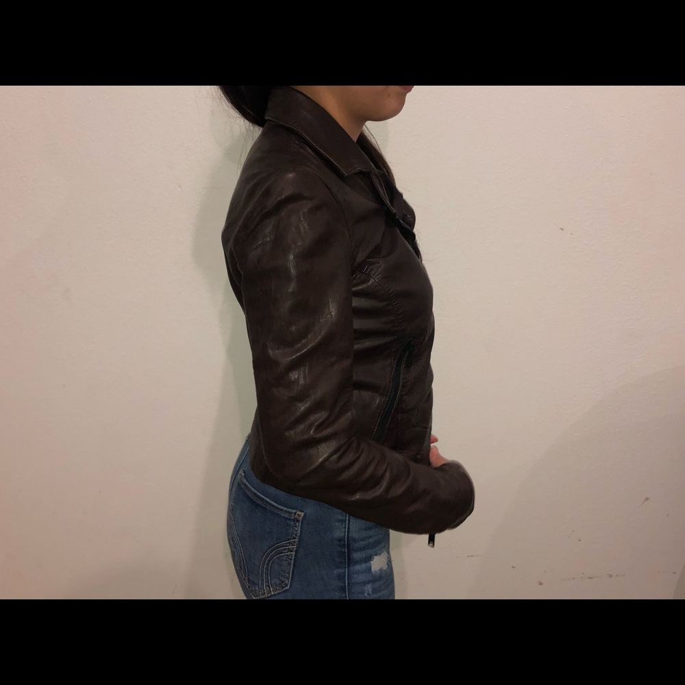 I am selling DKNY leather jacket - Picture 4 of 4